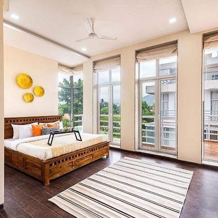 Sierra Skies By Stayvista - A Mountain-View Villa Featuring A Rooftop Swimming Pool, Jacuzzi, Turf, And A Gym For An Elevated Stay Lonavala Exteriör bild