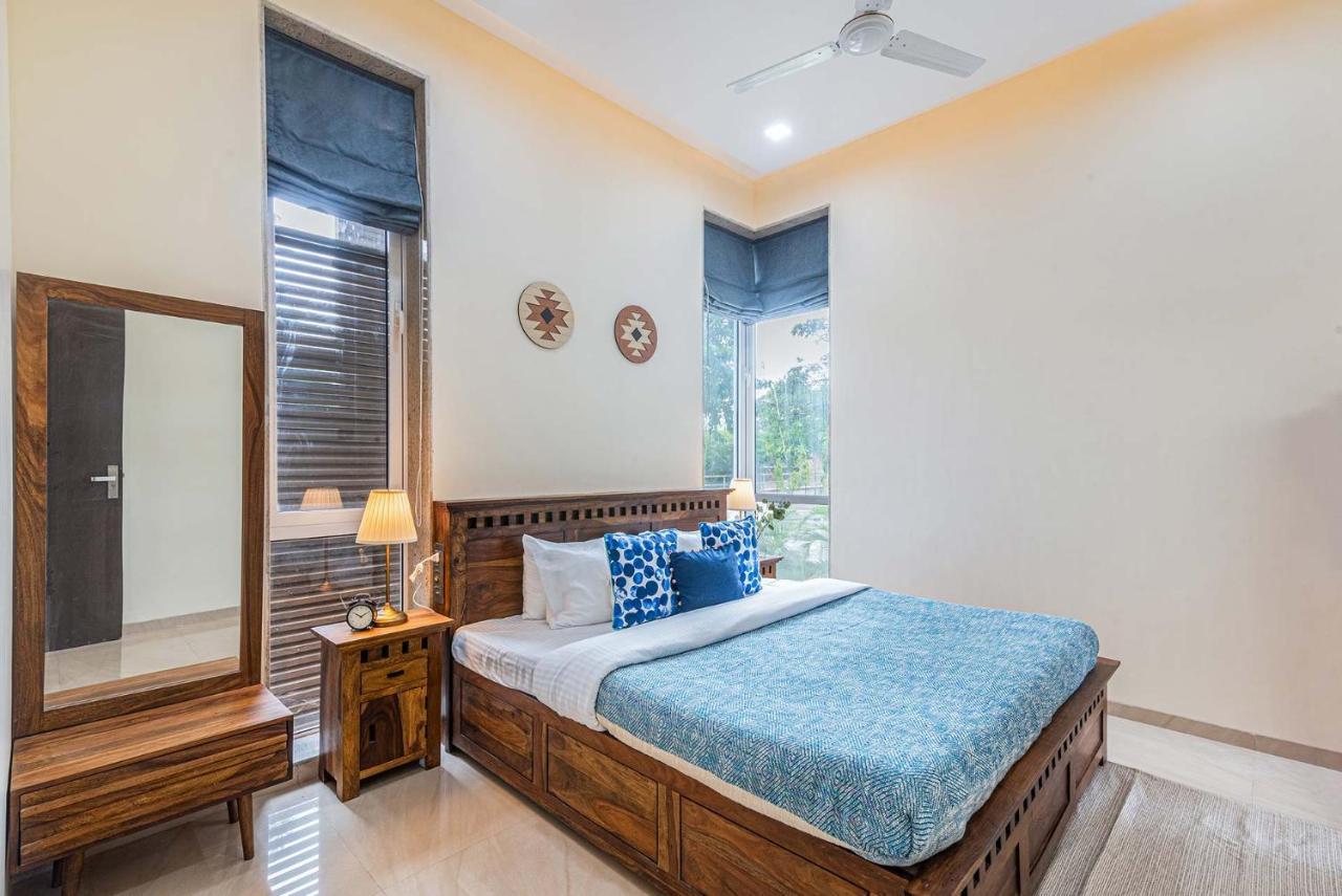 Sierra Skies By Stayvista - A Mountain-View Villa Featuring A Rooftop Swimming Pool, Jacuzzi, Turf, And A Gym For An Elevated Stay Lonavala Exteriör bild