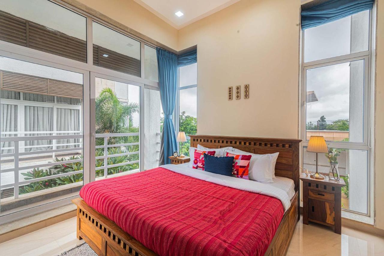 Sierra Skies By Stayvista - A Mountain-View Villa Featuring A Rooftop Swimming Pool, Jacuzzi, Turf, And A Gym For An Elevated Stay Lonavala Exteriör bild
