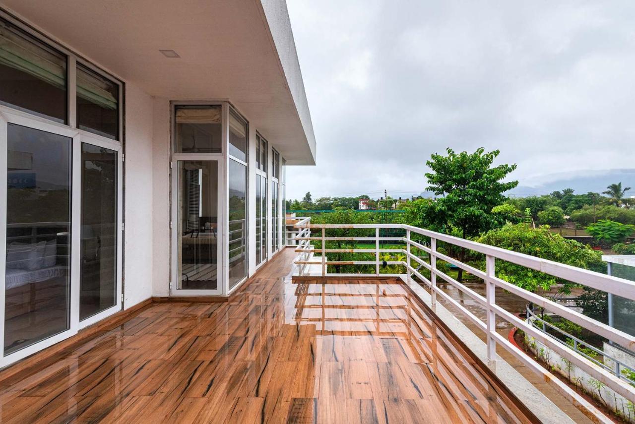 Sierra Skies By Stayvista - A Mountain-View Villa Featuring A Rooftop Swimming Pool, Jacuzzi, Turf, And A Gym For An Elevated Stay Lonavala Exteriör bild
