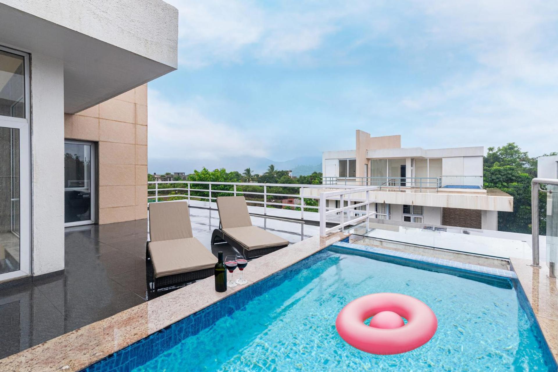 Sierra Skies By Stayvista - A Mountain-View Villa Featuring A Rooftop Swimming Pool, Jacuzzi, Turf, And A Gym For An Elevated Stay Lonavala Exteriör bild